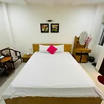 Bumble Boutique With Modern Design House-Napoli Vibe In Centre-Free Laundry